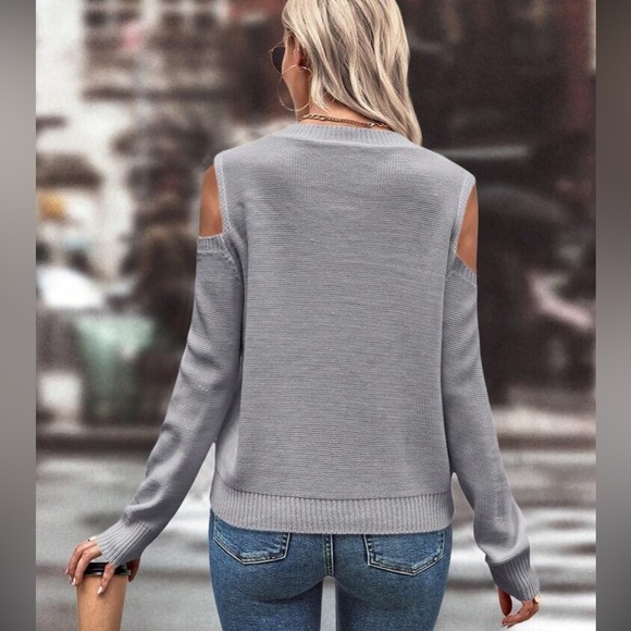 Cozy cold shoulder cable knit sweater top - Picture 11 of 15